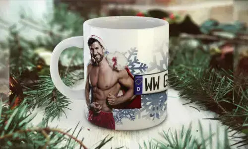 Tazza di Natale sexy con l'uomo