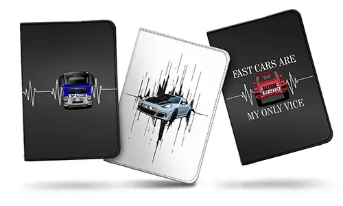 Trí chlúdach i gclárúchán feithicle leasaithe i dtraidisiúint: Carr gorma ina dteagmháil le dealg don chroí, carr spóirt gorm le línte gníomh, carr dearg le rún FAST CARS