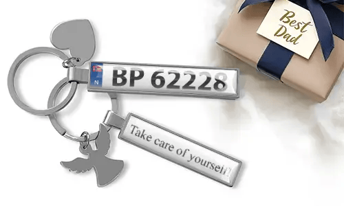 Gepersonaliseerde sleutelhanger voor vader met gegraveerd naamplaatje