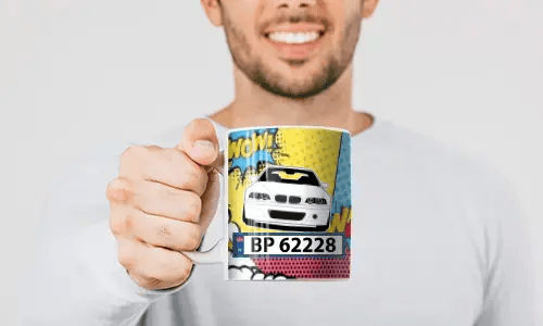 2 auto comic in the men's hand