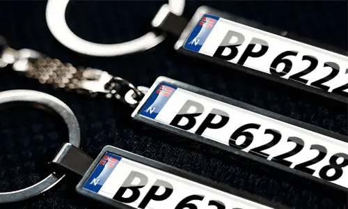 Metallynkeychains med personlige nummerplader