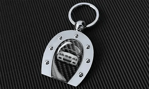 gallery-photo-horseshoe-keychain-1