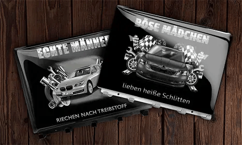 schlüsselbrett design in zwei Varianten auf dem Holz designer schlüsselbrett