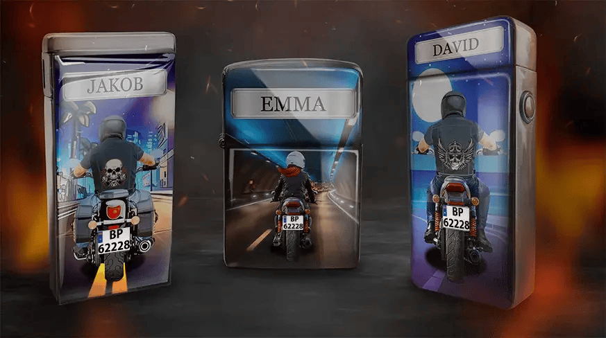 Drei Feuerzeughüllen zeigen Motorradfahrer von hinten, jeweils mit den Namen Jakob, Emma und David. Hintergründe: städtische Nachtlandschaft, Tunnel und mondbeschienene Szenerie. Energetische Atmosphäre.